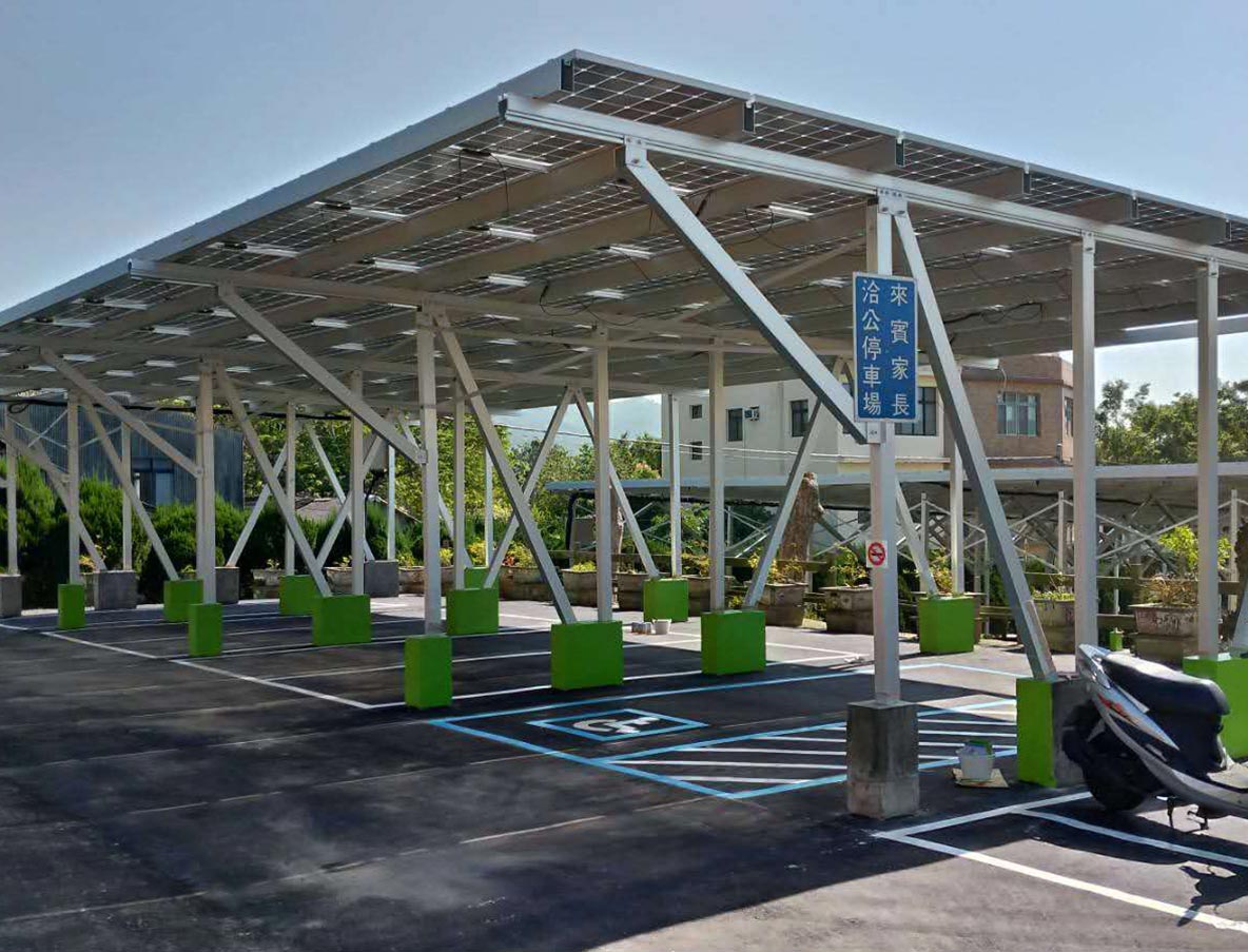 montaggio solare per posto auto coperto
