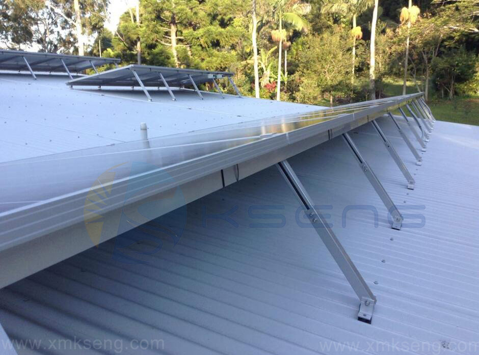낮은 프로파일 지붕 또는 플랫 지붕에 대한 조정 가능한 태양 전지 패널 타이틀 마운트 브래킷