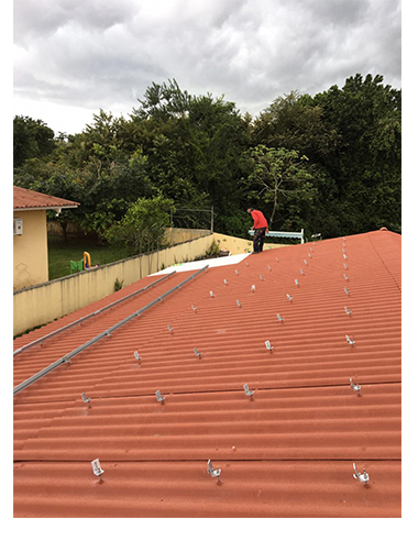 太阳能屋顶安装.jpg