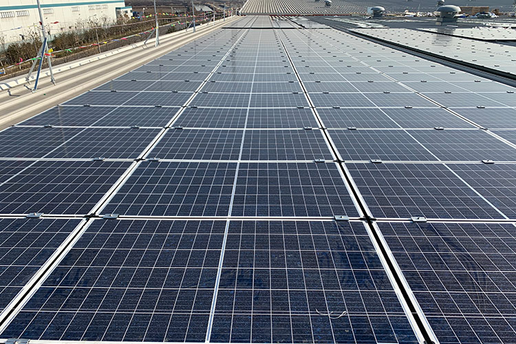 Kseng有轨太阳能屋顶安装系统与无轨太阳能屋顶安装系统